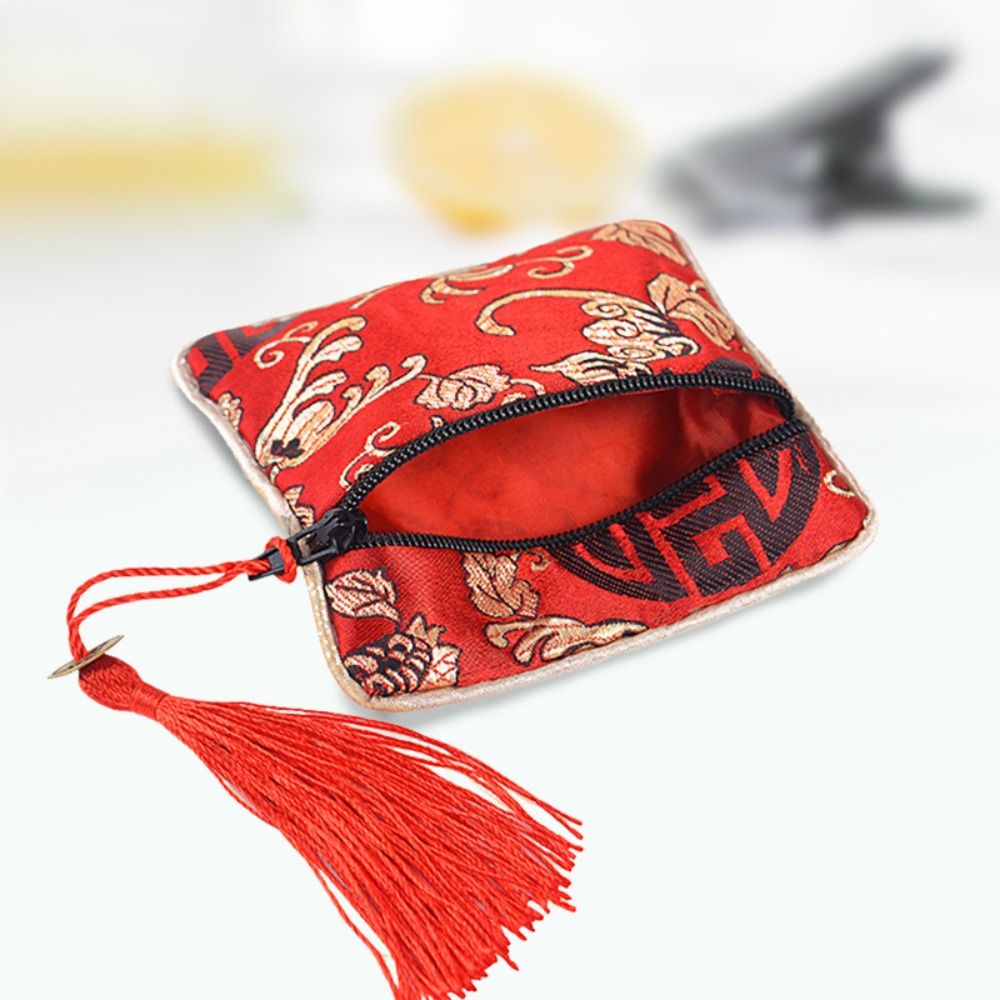 고급 소재로 제작된 주얼리 정리함, 자수 장식의 소형  - Embroidery Bag 리뷰 및 가격